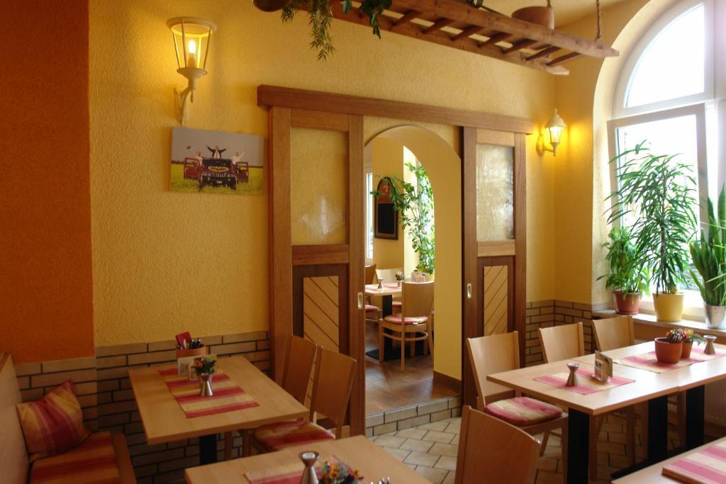 Hotel-Pension Gruene Linde Делич Экстерьер фото